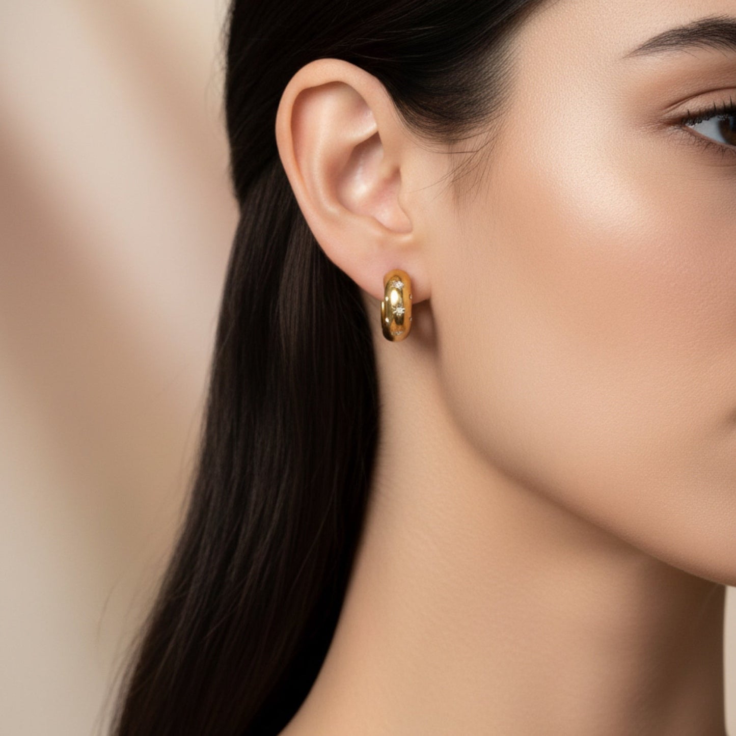 CHUNKY HUGGIE HOOP EARRINGS