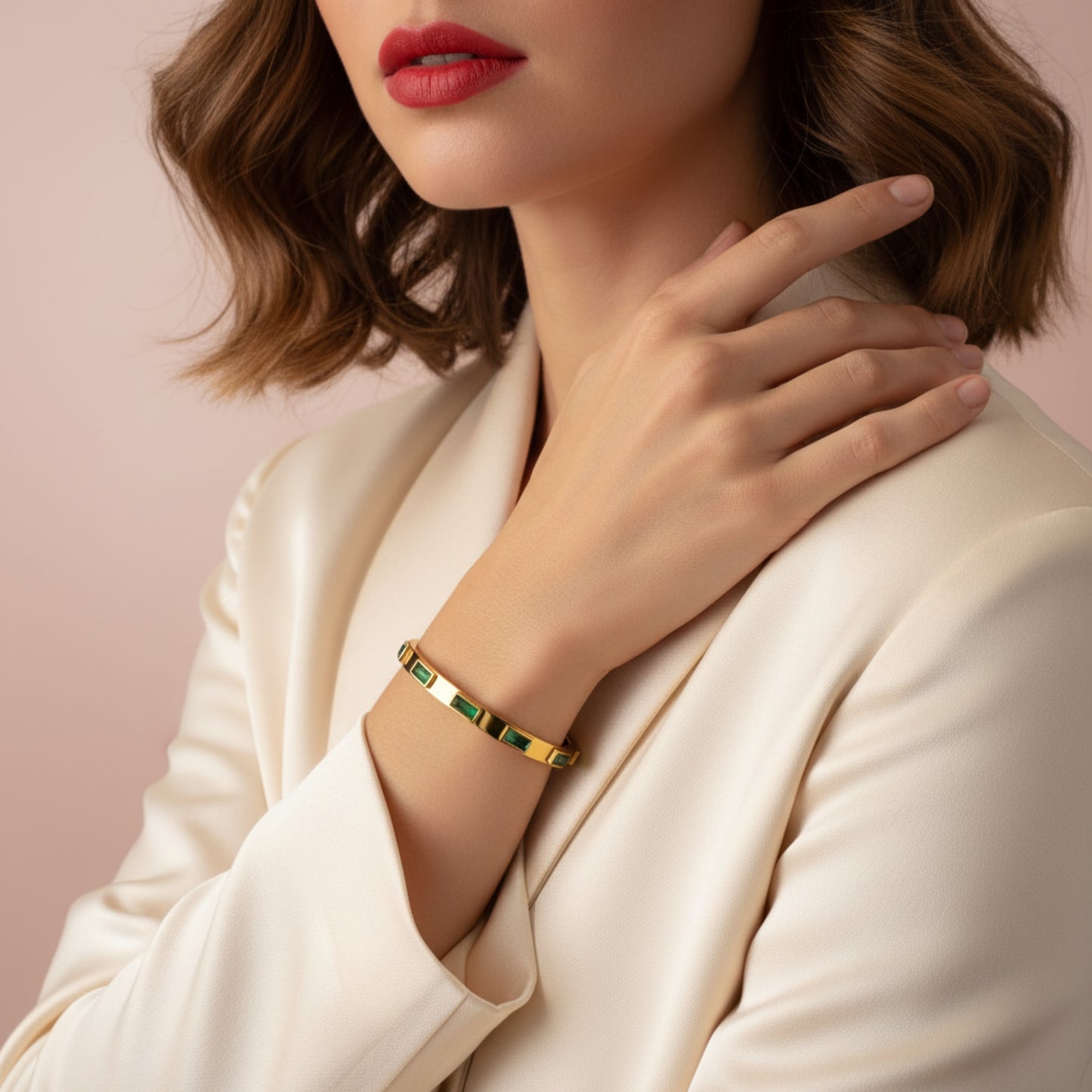 EMERALD GREEN BAGUETTE BANGLE