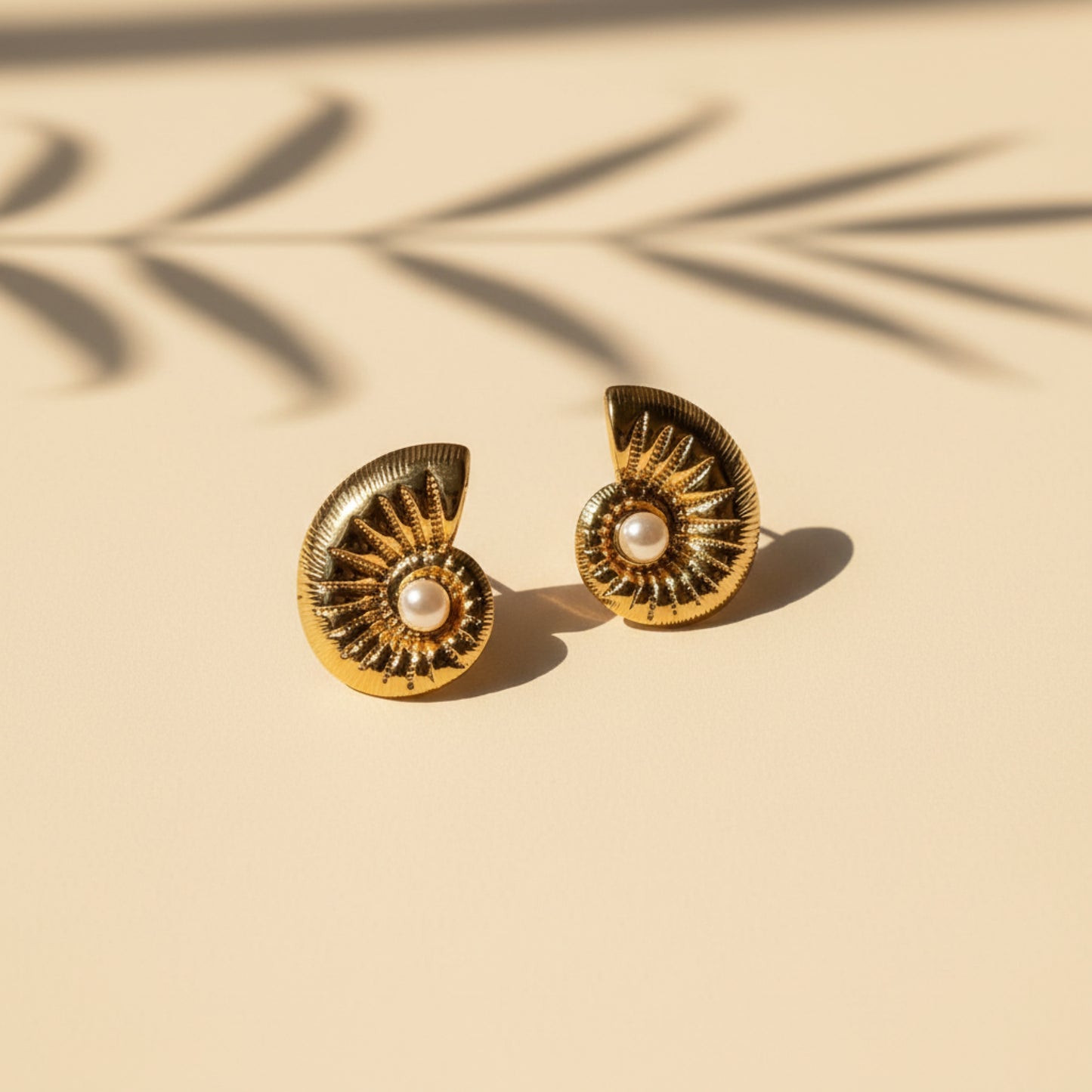 NAUTILUS SHELL PEARL STUD EARRINGS